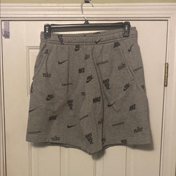 Nike Gray Men's Shorts - Picture 1 of 2